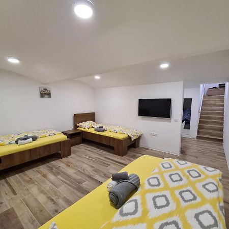 Apartment Dinlux Maribor Exterior photo