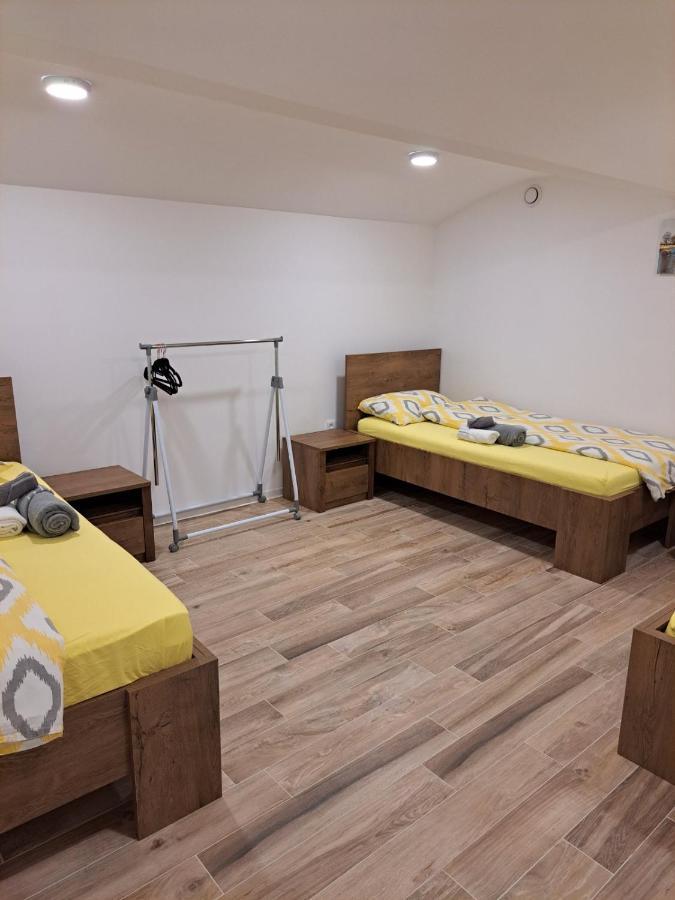 Apartment Dinlux Maribor Exterior photo